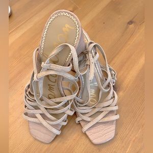 Sam Edelman beige strappy sandals
Size 7